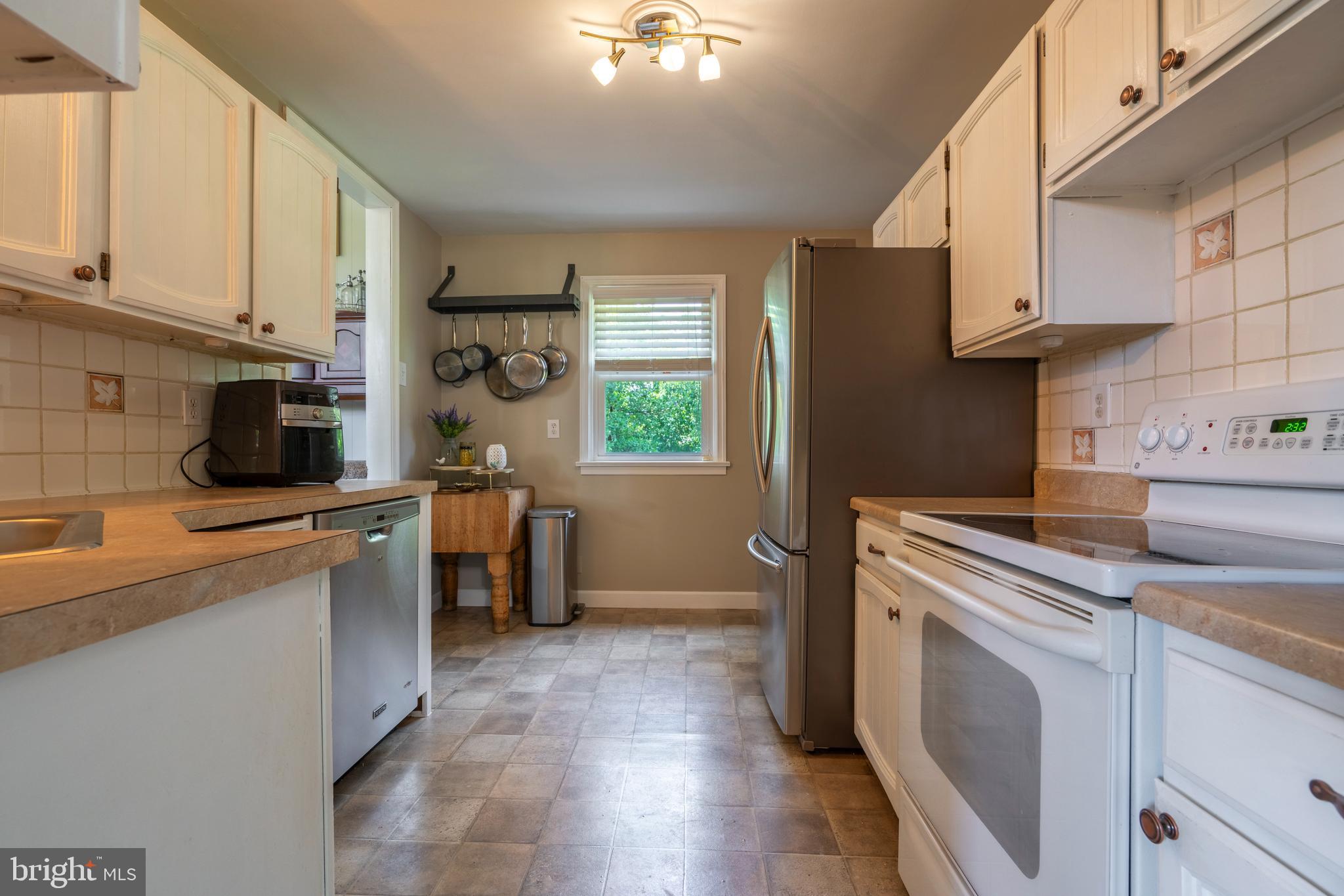 1908 Carton Road Hatboro, PA 19040 - Photo 8 of 32 Kitchen