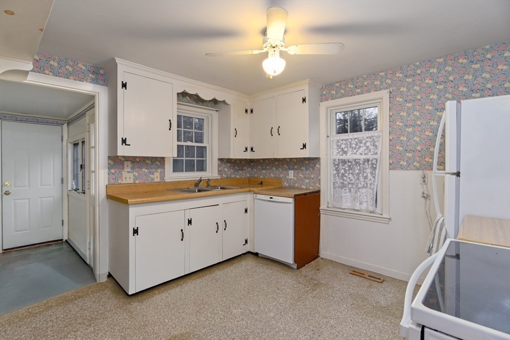 94 Old Oaken Bucket Road Scituate, MA 02066 - Photo 14 of 21