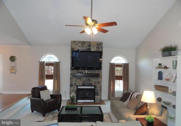 11533 Walnut Point Road Hagerstown, MD 21740 - Photo 23 of 25 Living Room #3