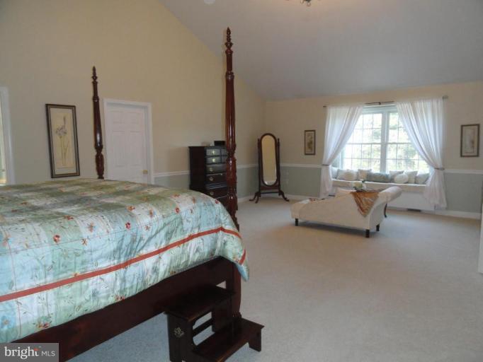 11533 Walnut Point Road Hagerstown, MD 21740 - Photo 8 of 25 Master Bedroom