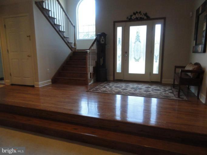 11533 Walnut Point Road Hagerstown, MD 21740 - Photo 10 of 25 Entrance / Foyer