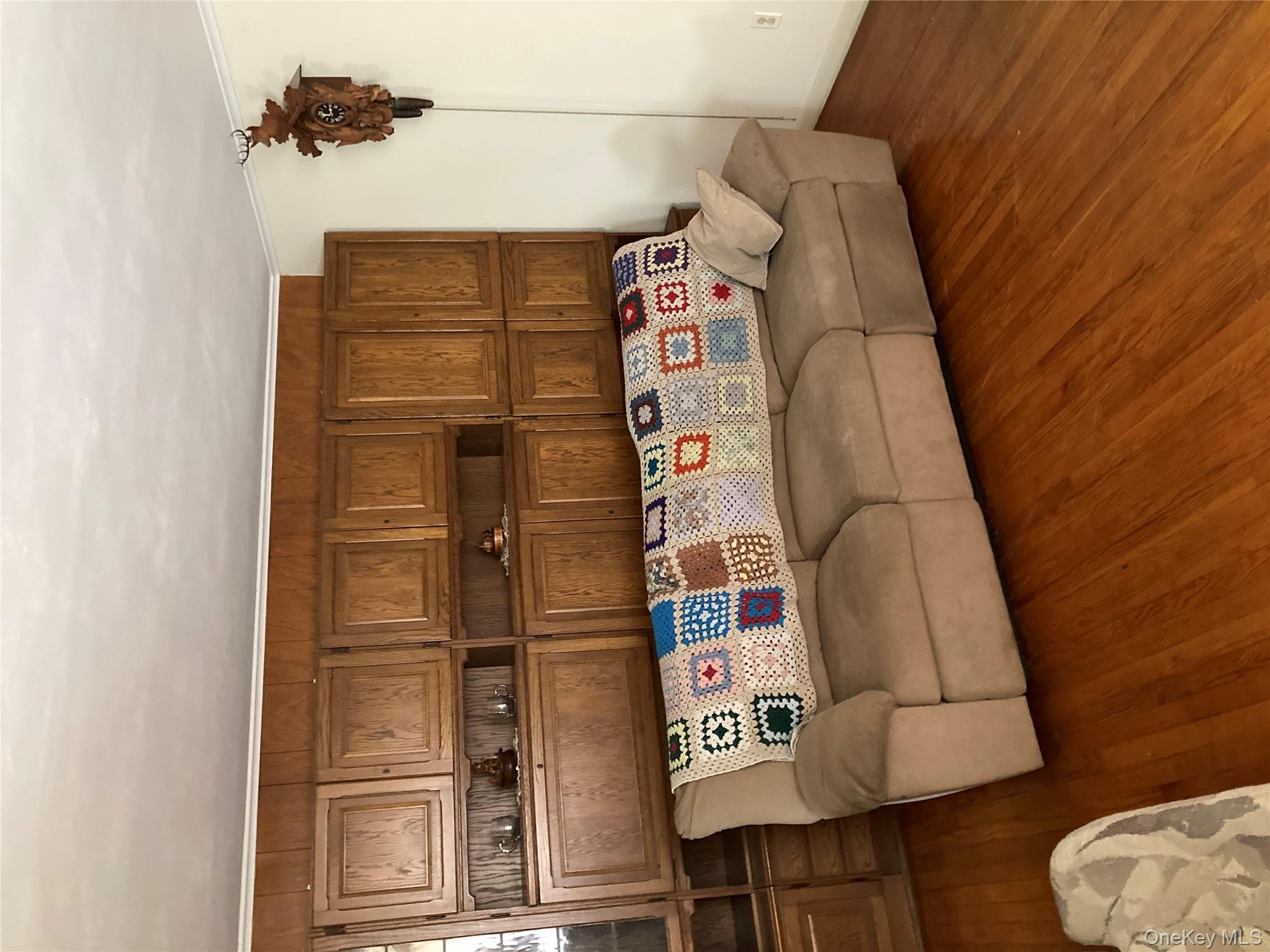 191 Rose Road Woodbourne, NY 12788 - Photo 11 of 32 a living room with furniture