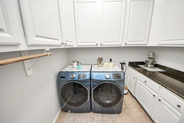 a view of house with a garden