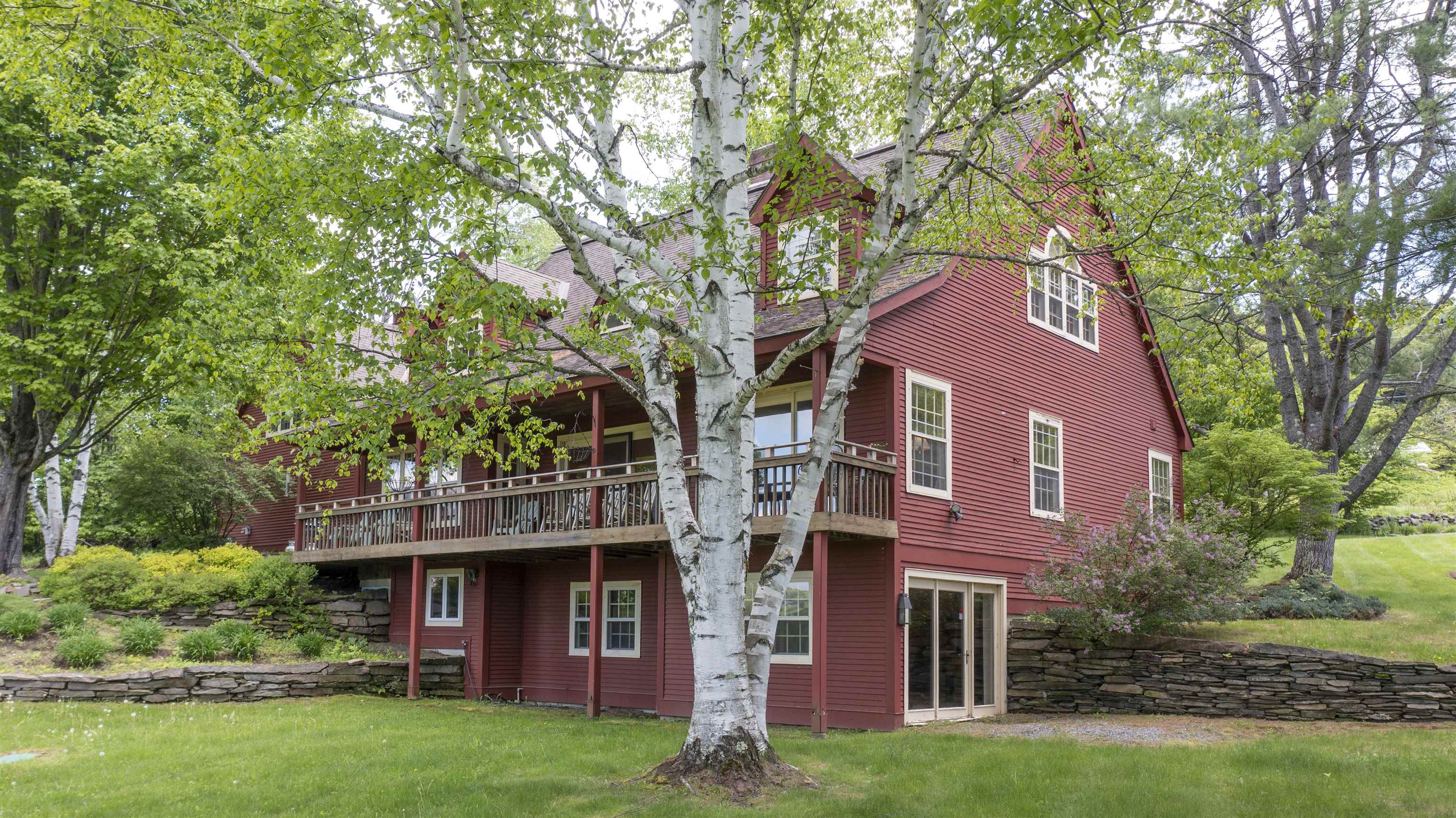 193 Chester Arthur Road Hartford, VT 05059 - Photo 6 of 34
