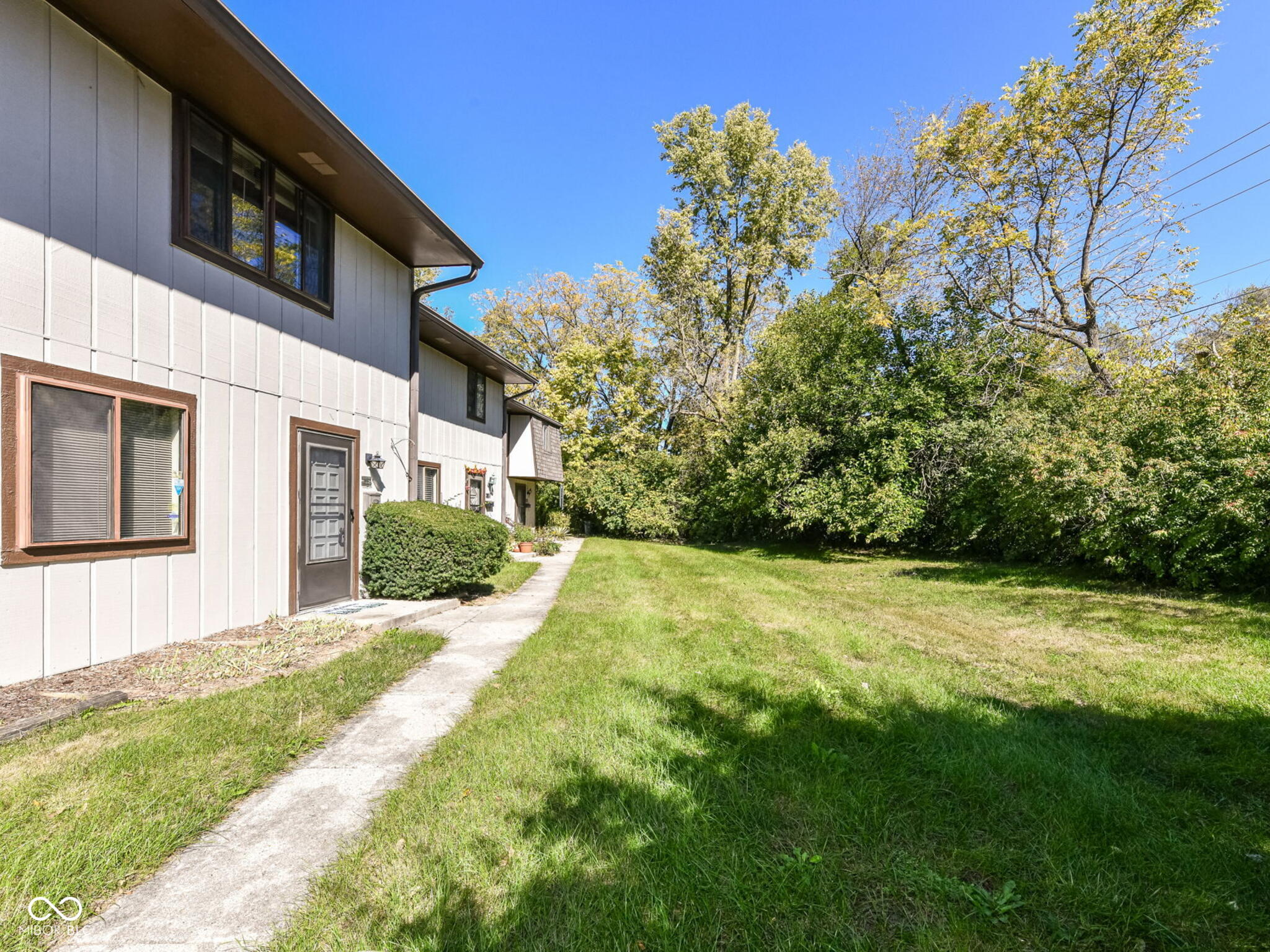 5328 North Franklin Road Indianapolis, IN 46226 - Photo 2 of 20