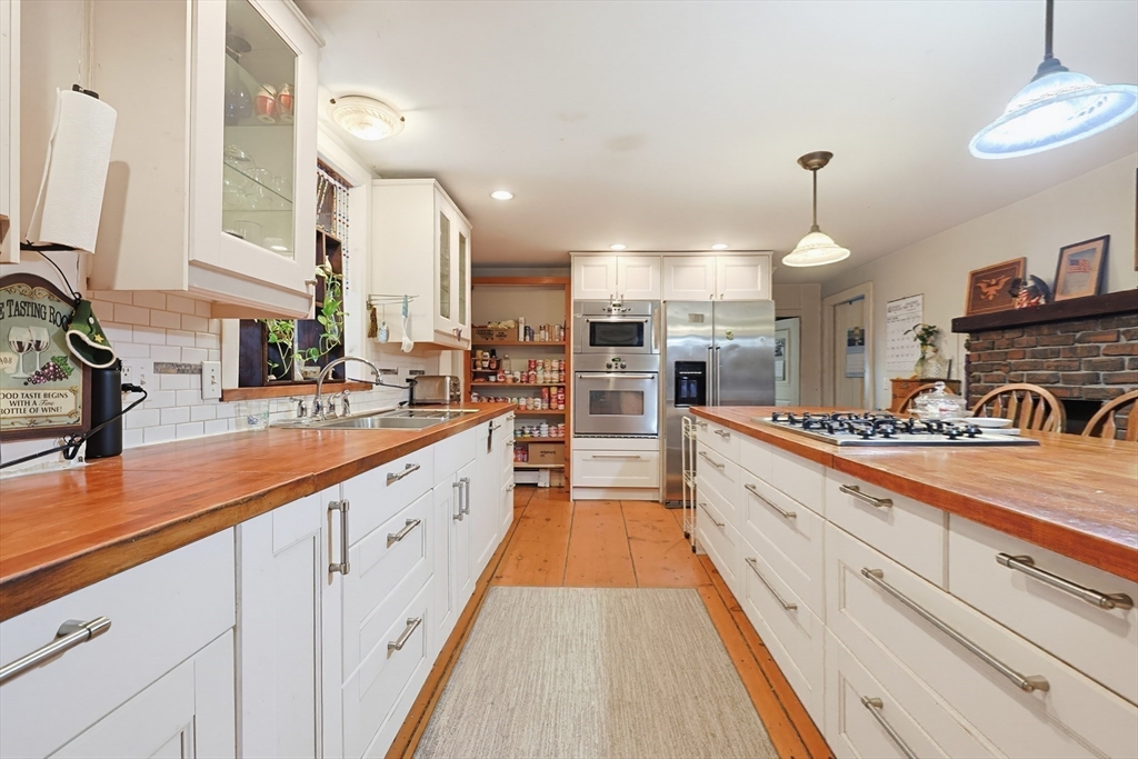 728 South Main Street Raynham, MA 02767 - Photo 16 of 41
