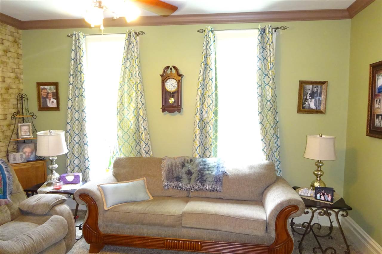 1330 Franklin Avenue Rochester, IN 46975 - Photo 4 of 36
