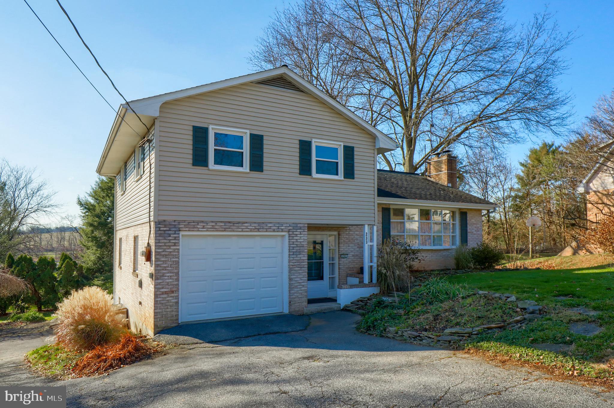 233 Rapho Street Manheim, PA 17545 - Photo 2 of 38 Gallery Image 2