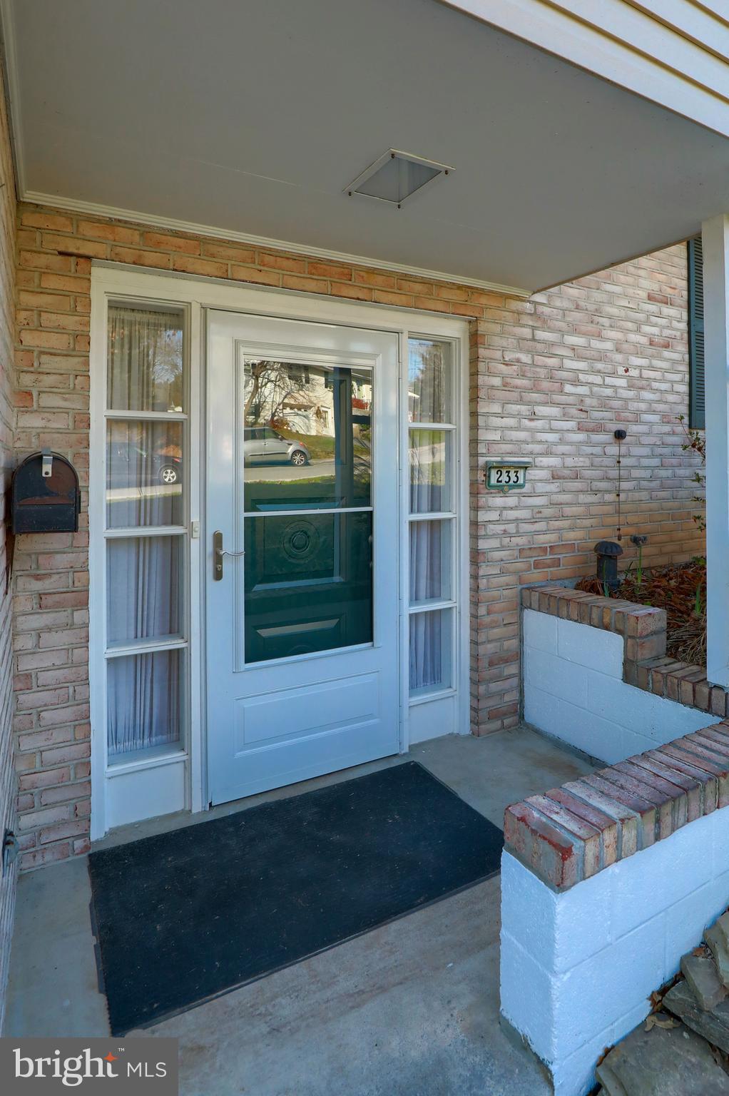 233 Rapho Street Manheim, PA 17545 - Photo 4 of 38 Gallery Image 4