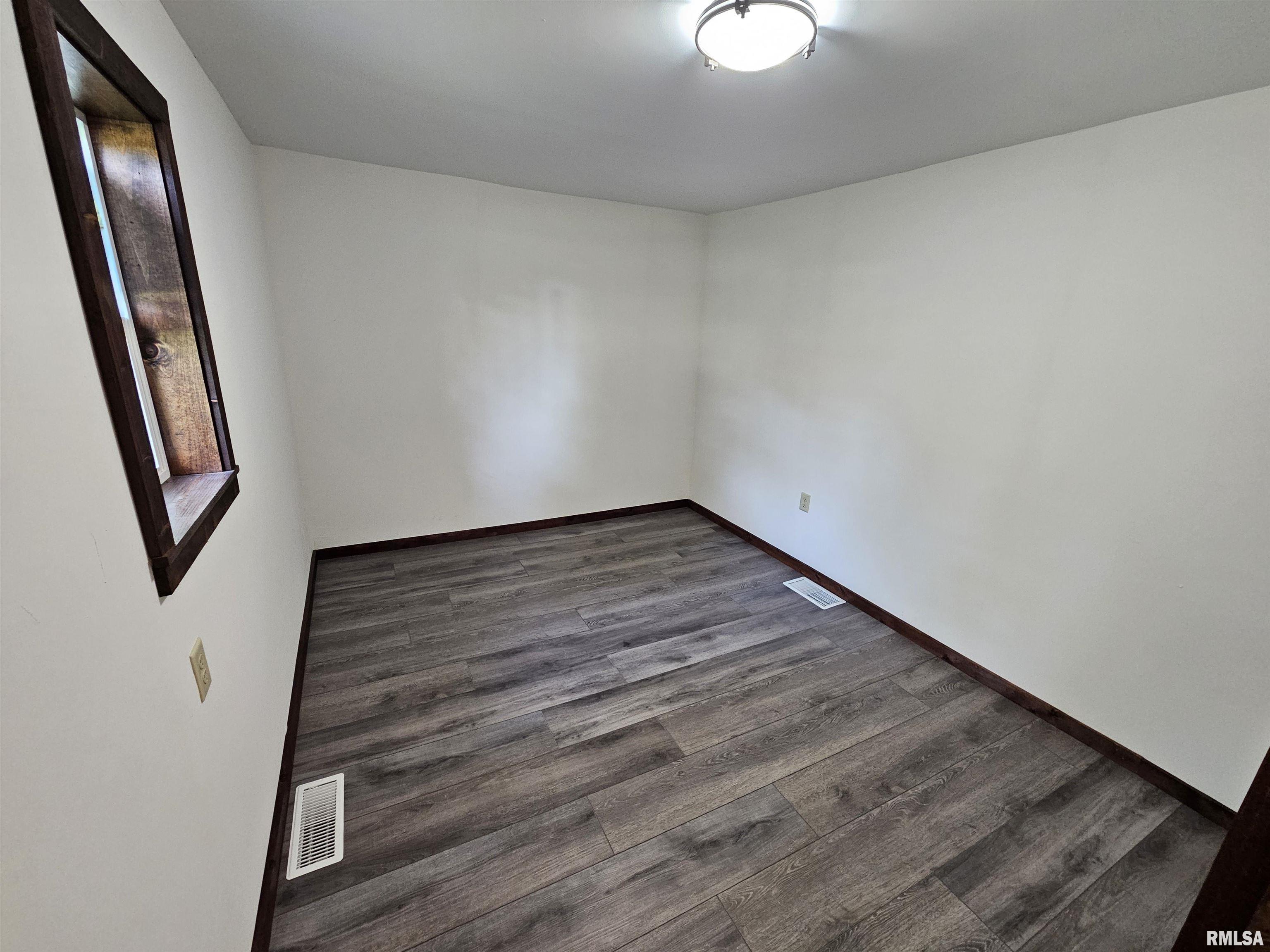 718 North Coal Street Colchester, IL 62326 - Photo 13 of 25