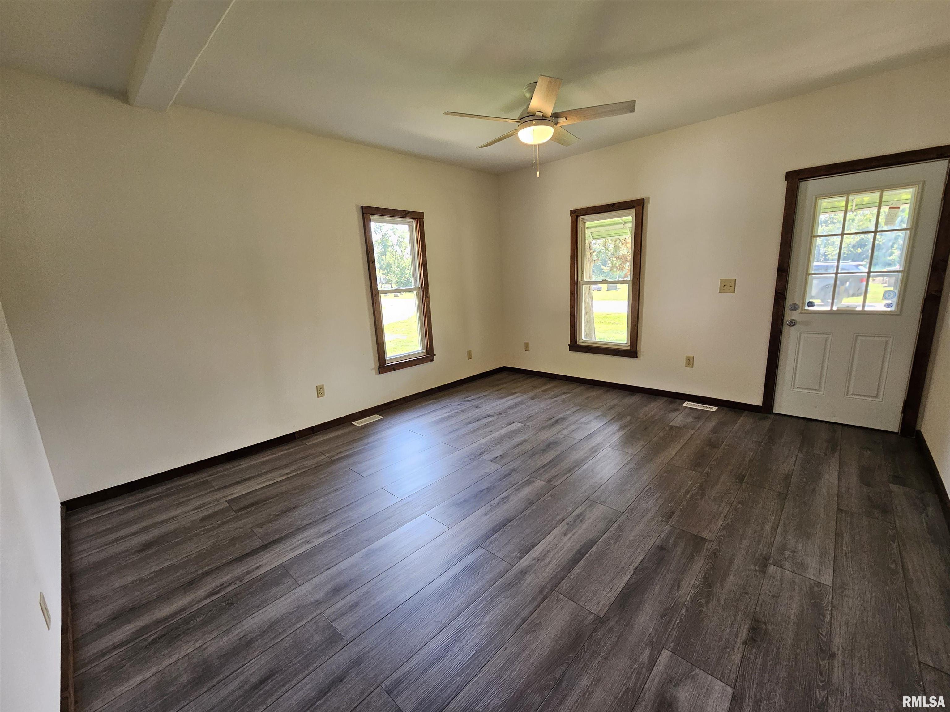 718 North Coal Street Colchester, IL 62326 - Photo 2 of 25