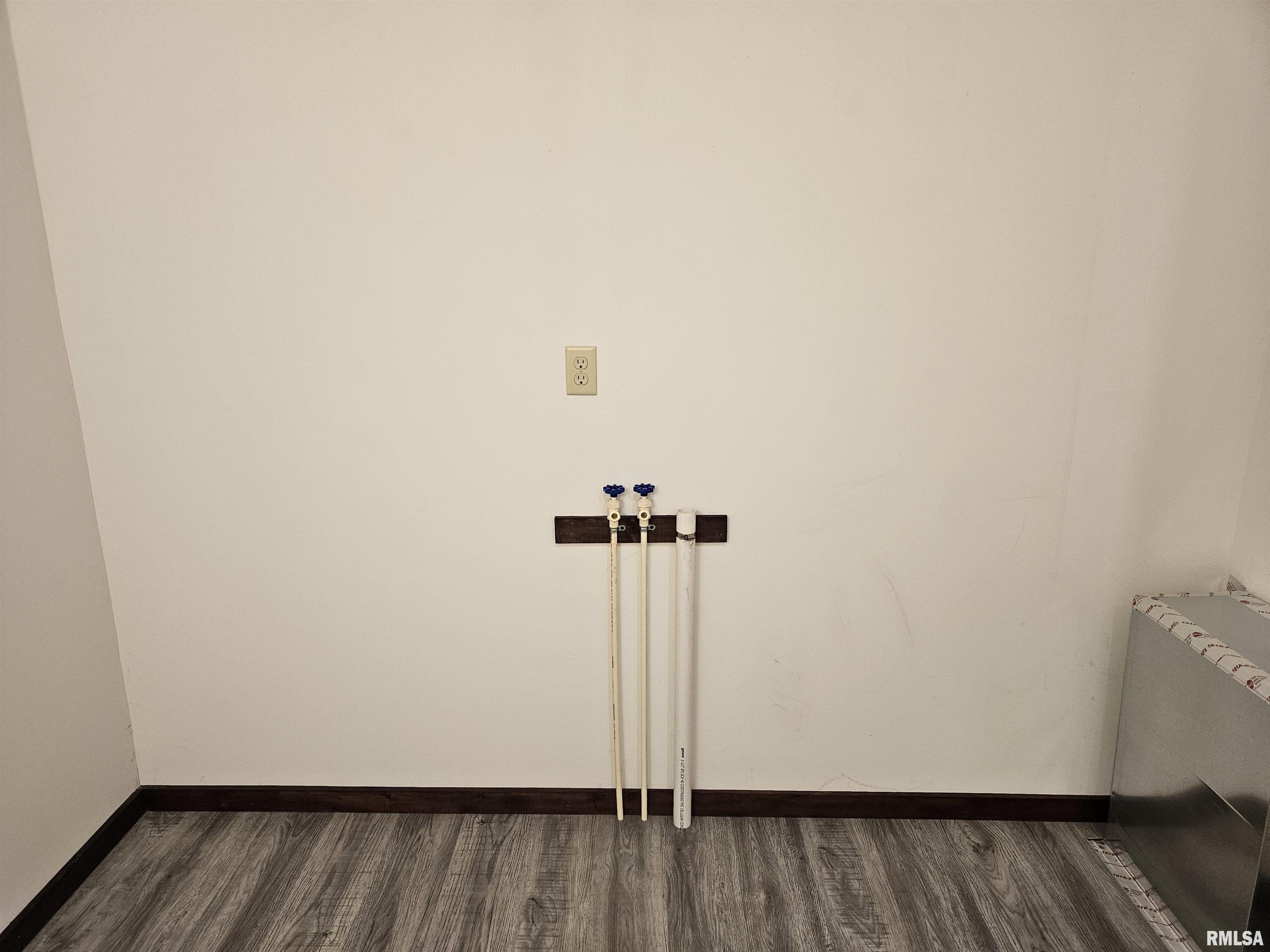 718 North Coal Street Colchester, IL 62326 - Photo 10 of 25