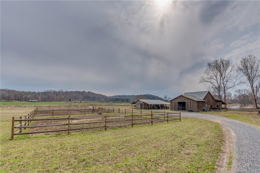 5520 Hunting Country Road Tryon, NC 28782 - Photo 37 of 48