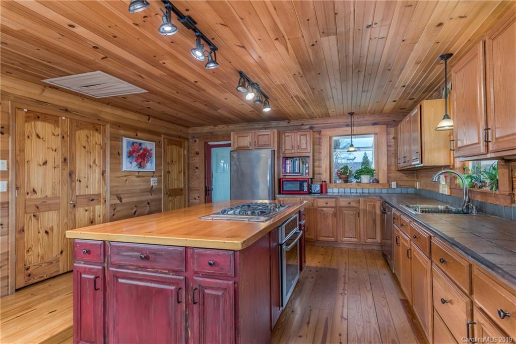 5520 Hunting Country Road Tryon, NC 28782 - Photo 7 of 48