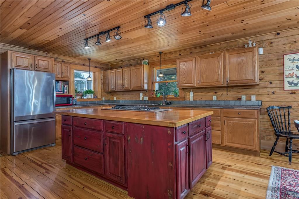 5520 Hunting Country Road Tryon, NC 28782 - Photo 8 of 48