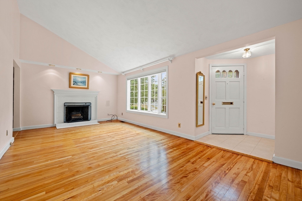 31 Thomas Road Lynnfield, MA 01940 - Photo 14 of 30 Gallery Image 14