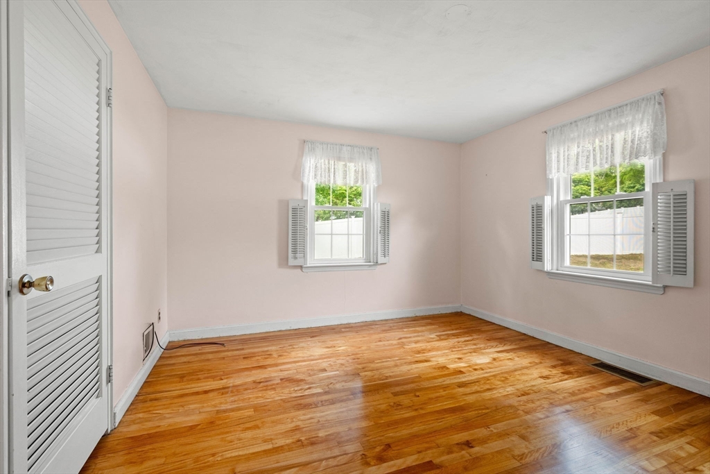 31 Thomas Road Lynnfield, MA 01940 - Photo 20 of 30 Gallery Image 20