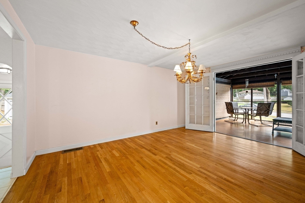 31 Thomas Road Lynnfield, MA 01940 - Photo 8 of 30 Gallery Image 8