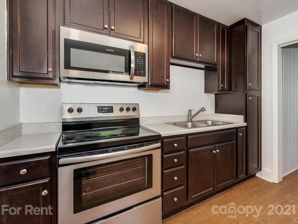 943 B Norland Road Charlotte, NC 28205 - Photo 1 of 17