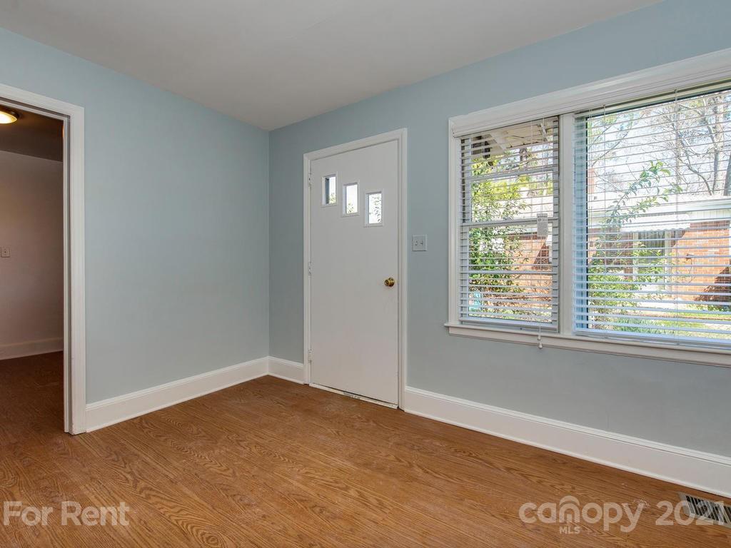 943 B Norland Road Charlotte, NC 28205 - Photo 4 of 17