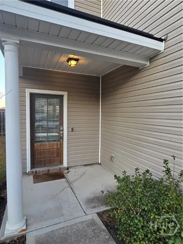 $2,300 | 98 Crystal Lake Drive, Savannah, GA 31407
