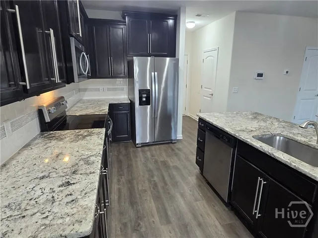 $2,300 | 98 Crystal Lake Drive, Savannah, GA 31407