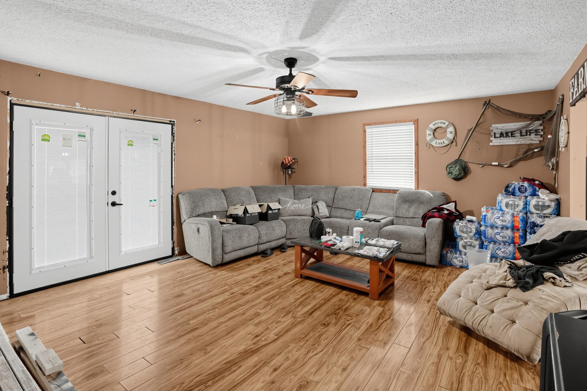 273 Coopers Point Road Leitchfield, KY 42754 - Photo 13 of 29 11_273_Coopers_Point_Rd-Living_room-7747