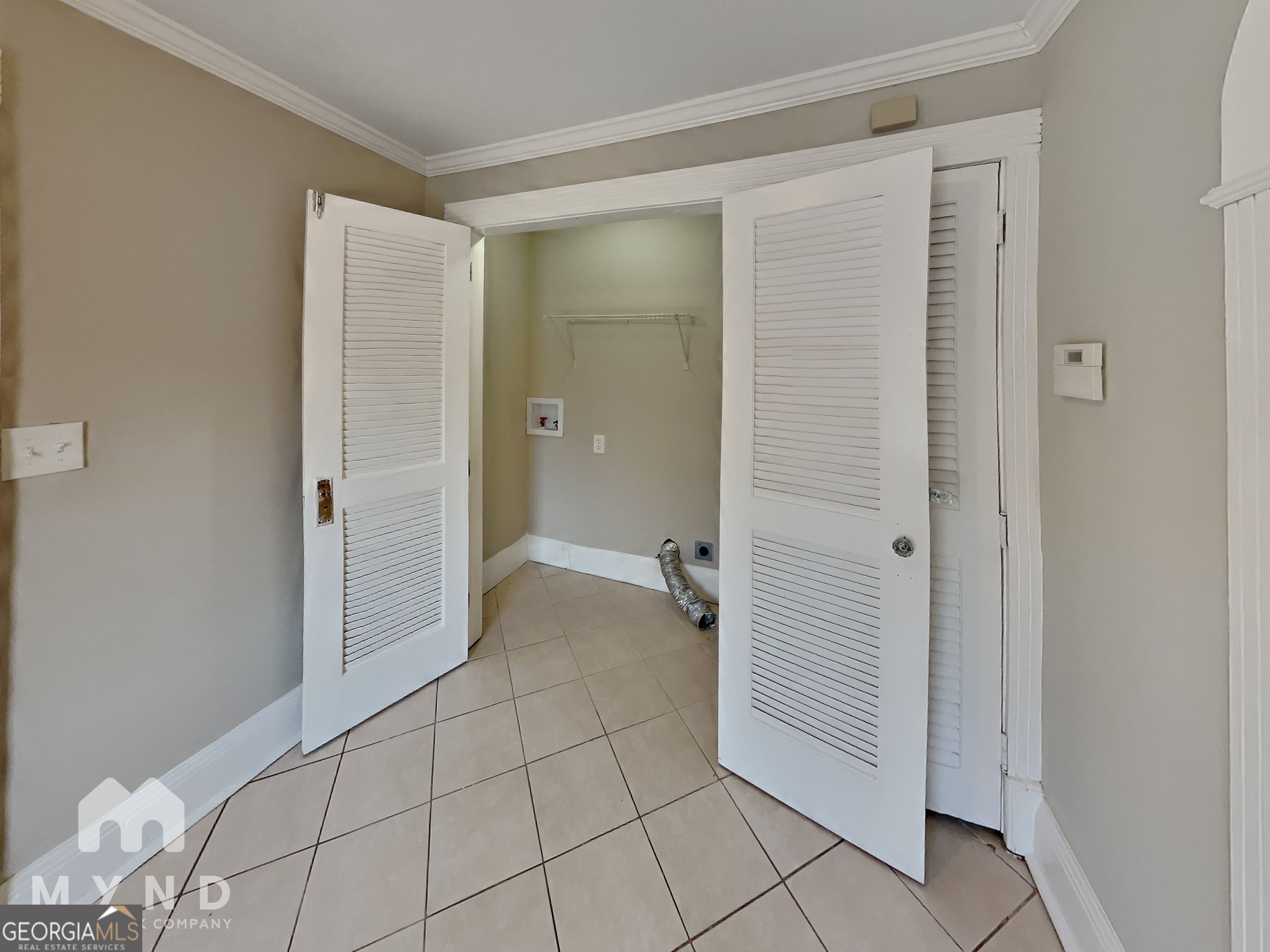 1337 South Hairston Road Stone Mountain, GA 30088 - Photo 9 of 17 a view of an empty room