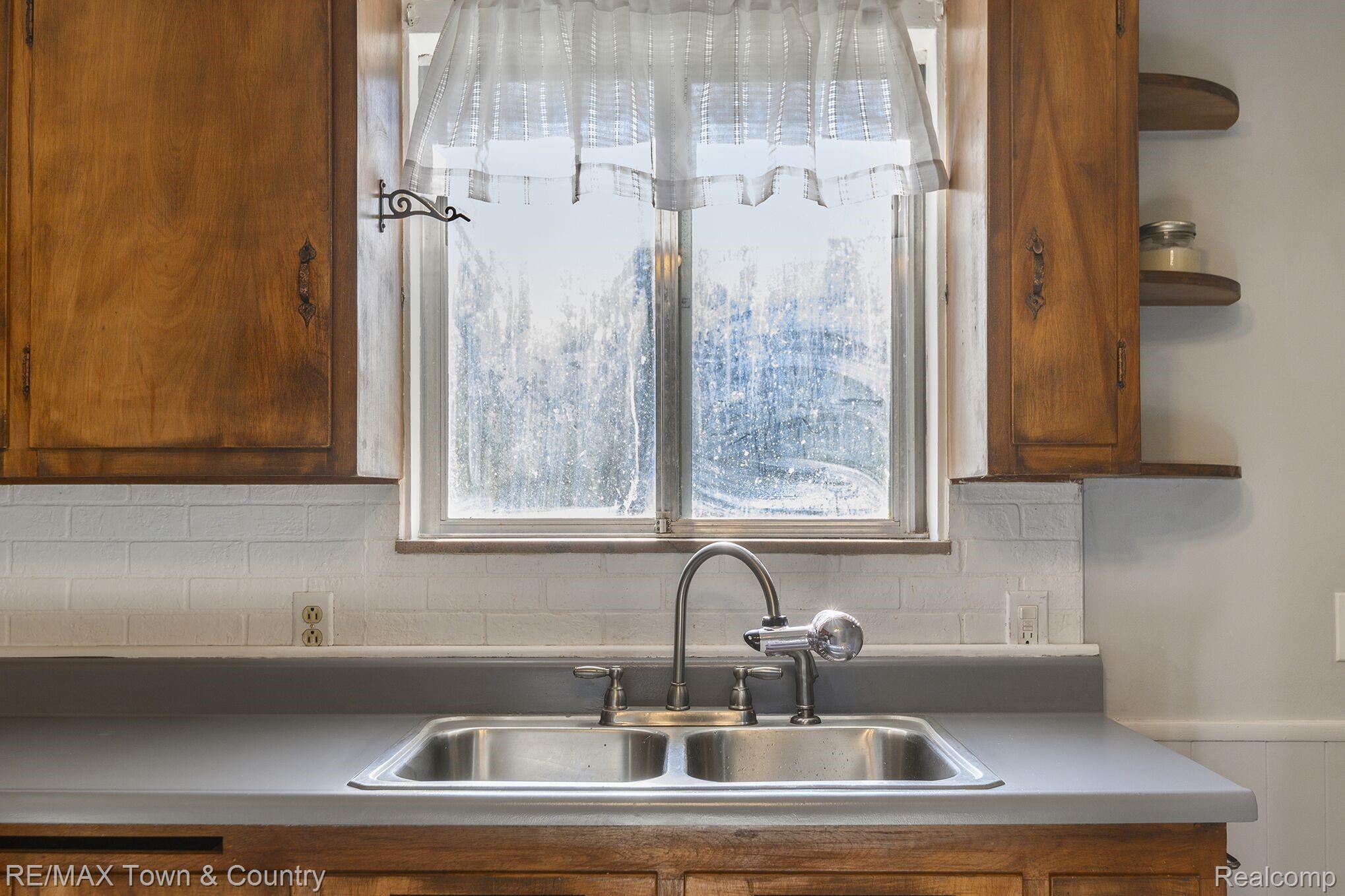 4452 Elms Road Flushing, MI 48433 - Photo 11 of 22 8.jpeg