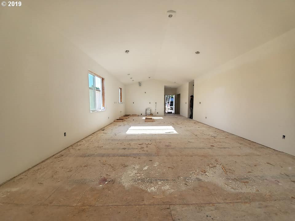 1060 6th Street Gervais, OR 97026 - Photo 5 of 30 a view of an empty room with a window