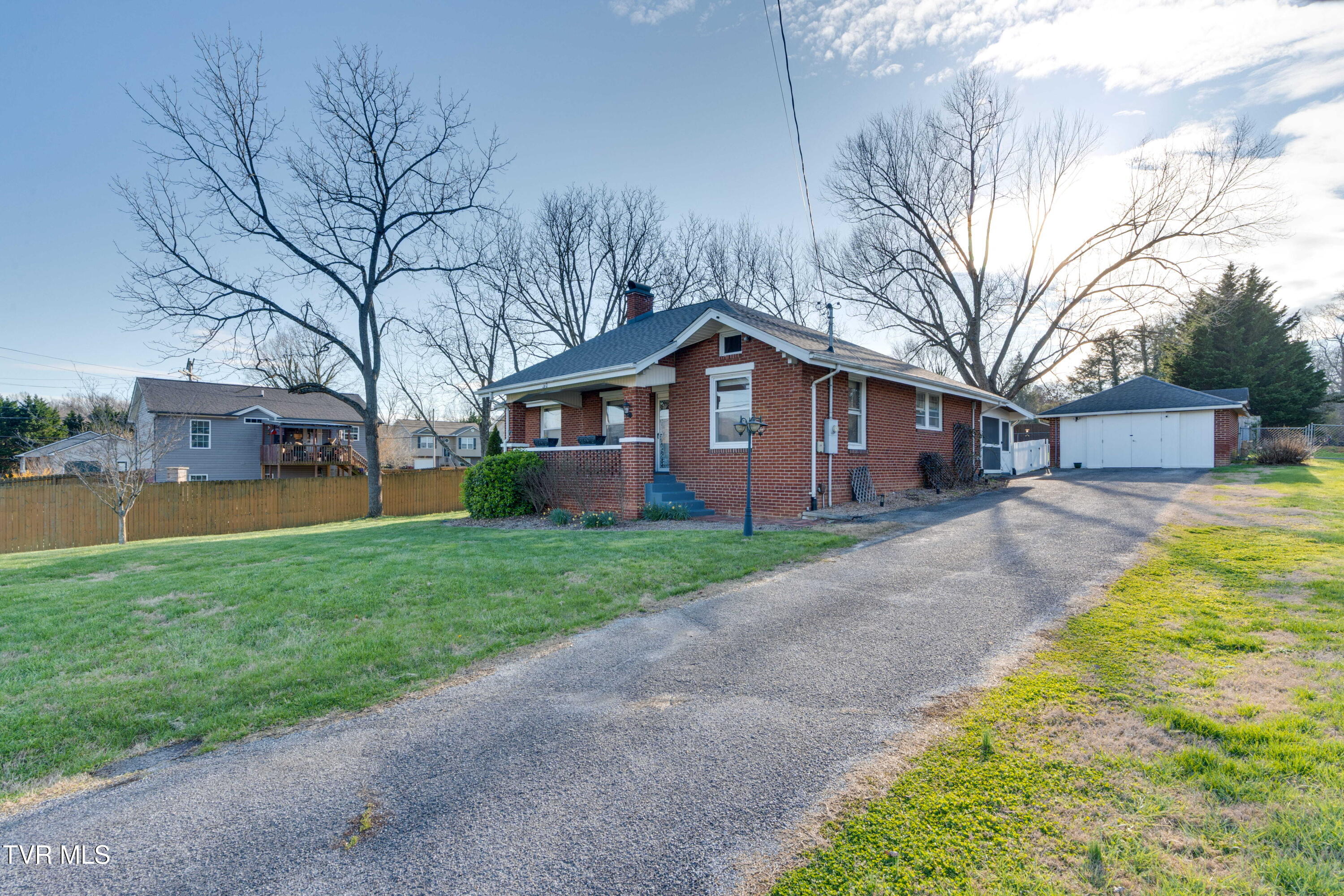 310 Carter Sells Road Johnson City, TN 37604 - Photo 3 of 43 003