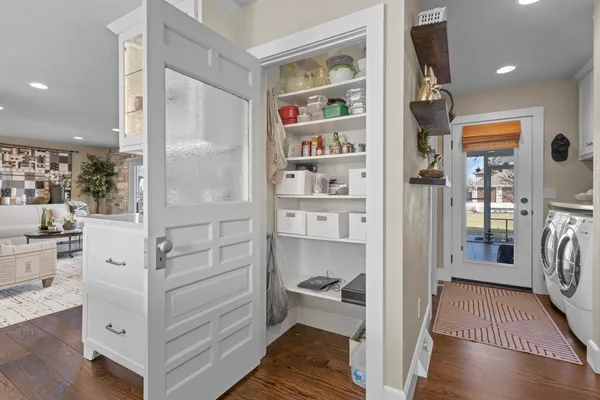 $679,900 | 3075 Ridgeway Drive, Neenah, WI 54956