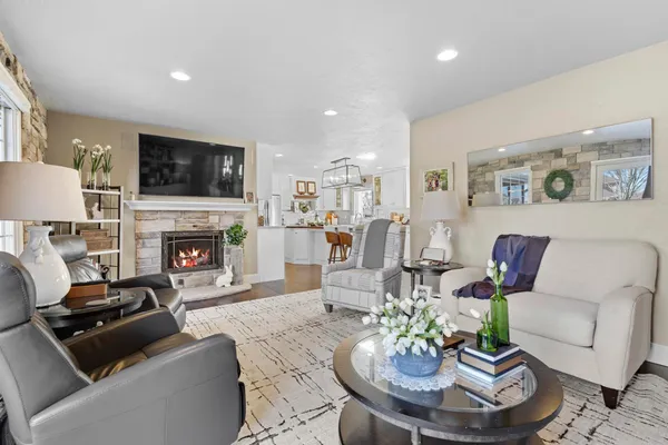 $679,900 | 3075 Ridgeway Drive, Neenah, WI 54956