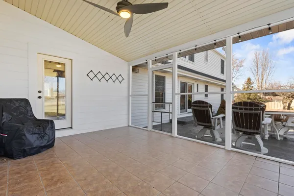 $679,900 | 3075 Ridgeway Drive, Neenah, WI 54956