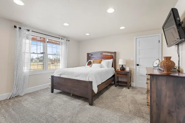 $679,900 | 3075 Ridgeway Drive, Neenah, WI 54956