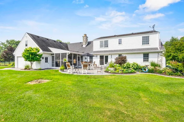 $679,900 | 3075 Ridgeway Drive, Neenah, WI 54956