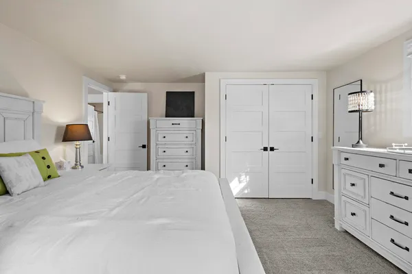 $679,900 | 3075 Ridgeway Drive, Neenah, WI 54956