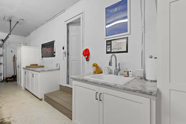 $679,900 | 3075 Ridgeway Drive, Neenah, WI 54956