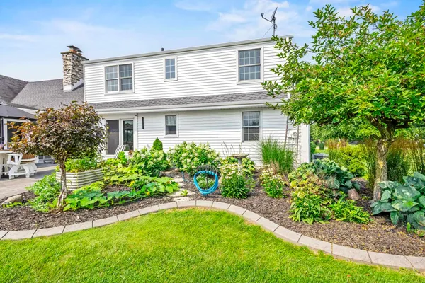 $679,900 | 3075 Ridgeway Drive, Neenah, WI 54956