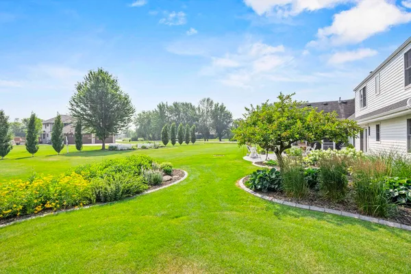 $679,900 | 3075 Ridgeway Drive, Neenah, WI 54956