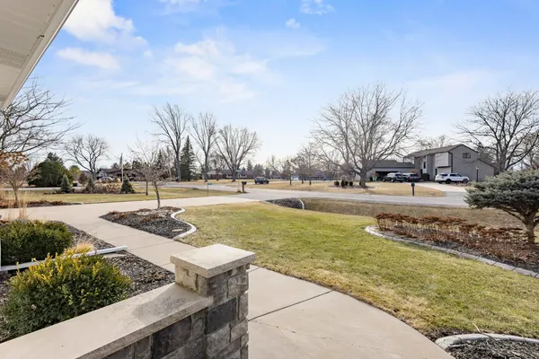 $679,900 | 3075 Ridgeway Drive, Neenah, WI 54956