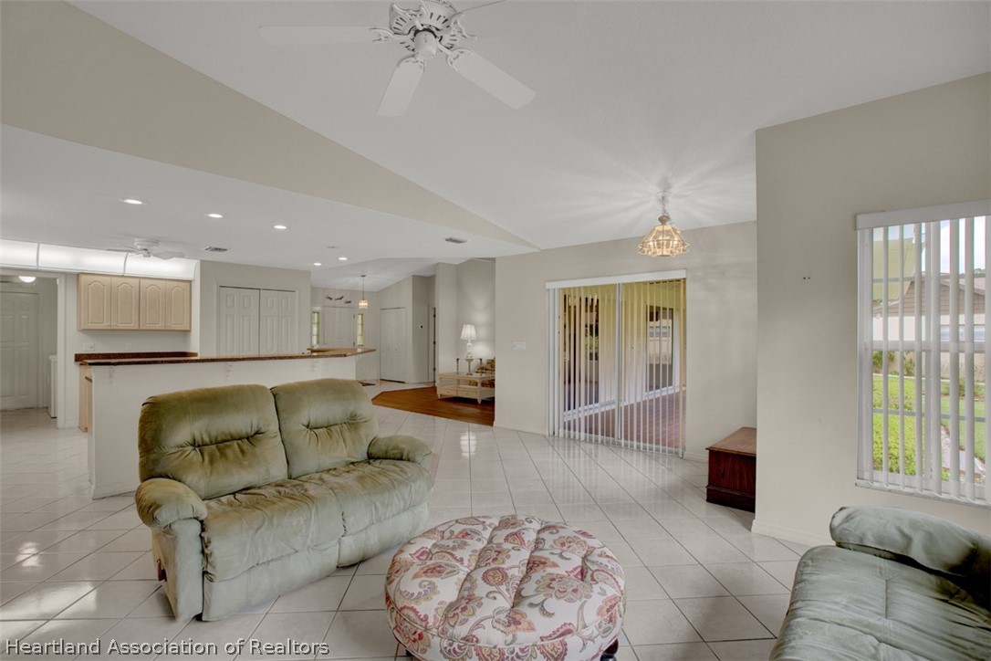 3310 Divot Road Sebring, FL 33872 - Photo 12 of 35 Gallery Image 12