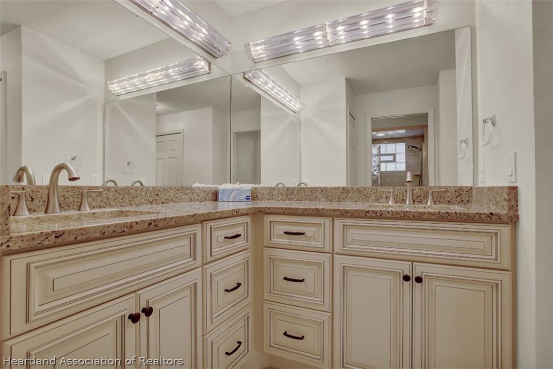 3310 Divot Road Sebring, FL 33872 - Photo 19 of 35 Gallery Image 19