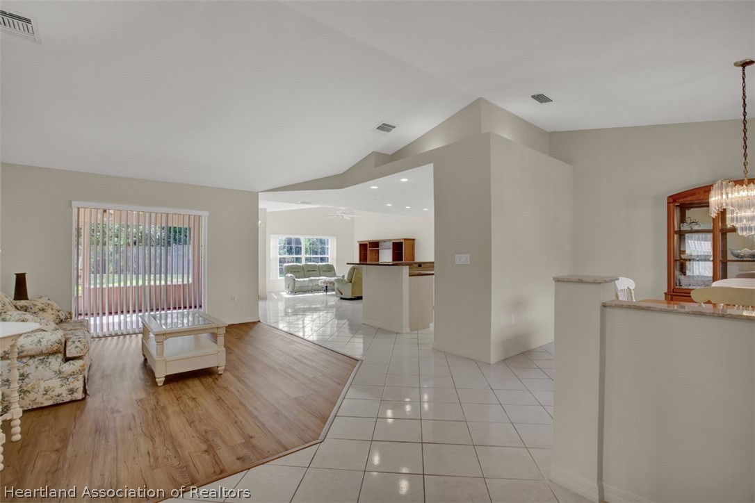 3310 Divot Road Sebring, FL 33872 - Photo 5 of 35 Gallery Image 5