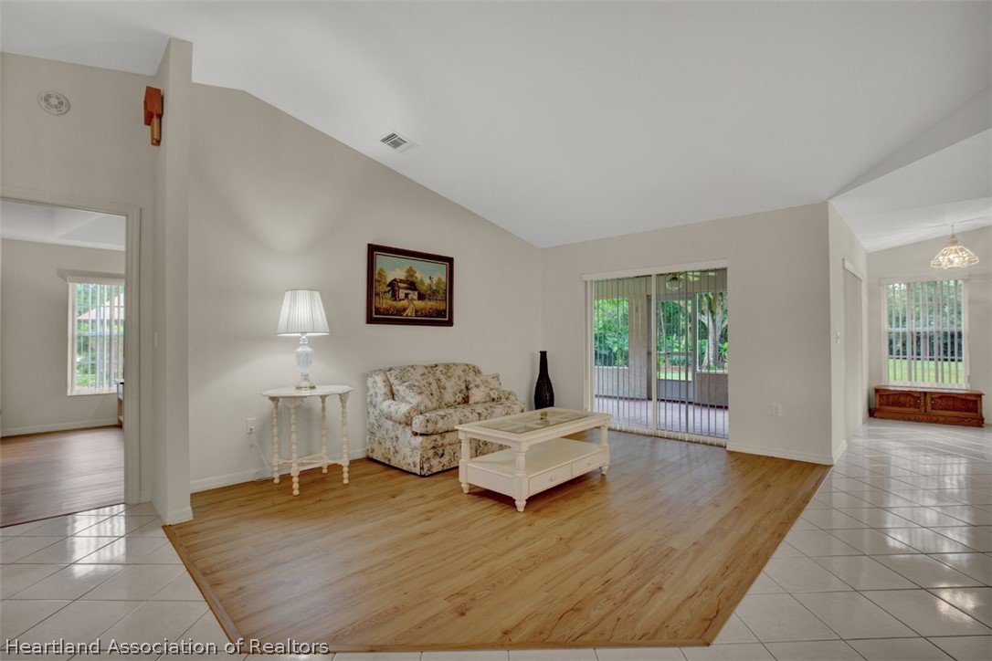 3310 Divot Road Sebring, FL 33872 - Photo 6 of 35 Gallery Image 6