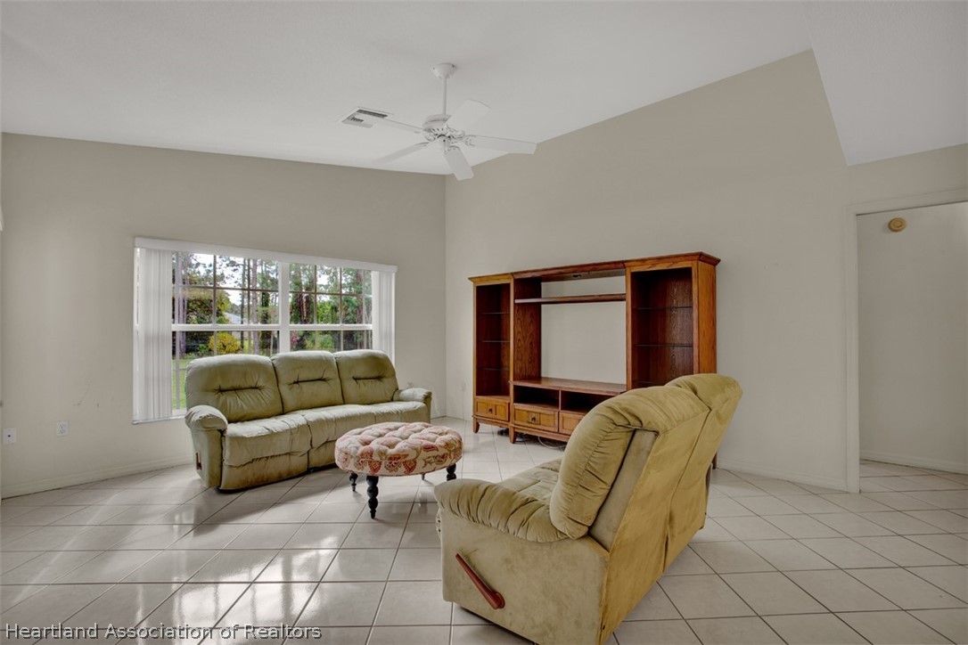 3310 Divot Road Sebring, FL 33872 - Photo 10 of 35 Gallery Image 10