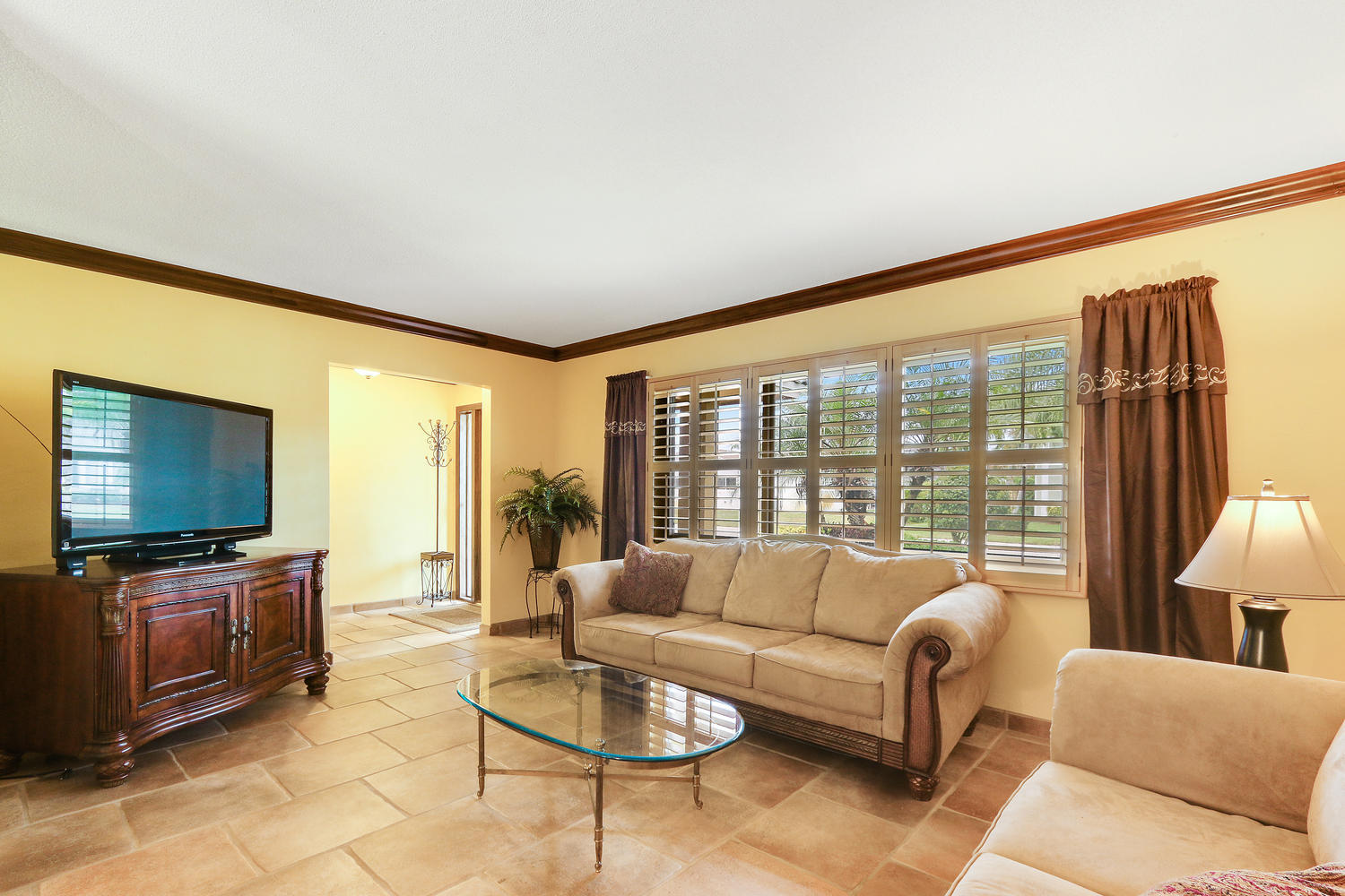 641 Northwest 10th Court Boca Raton, FL 33486 - Photo 4 of 26 641 NW 10th Ct Boca Raton FL-large-005-2