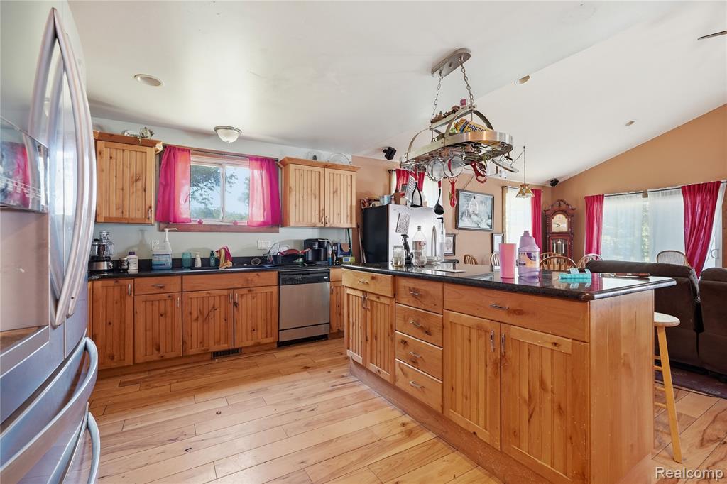 11583 Cape Cod Street Taylor, MI 48180 - Photo 5 of 39