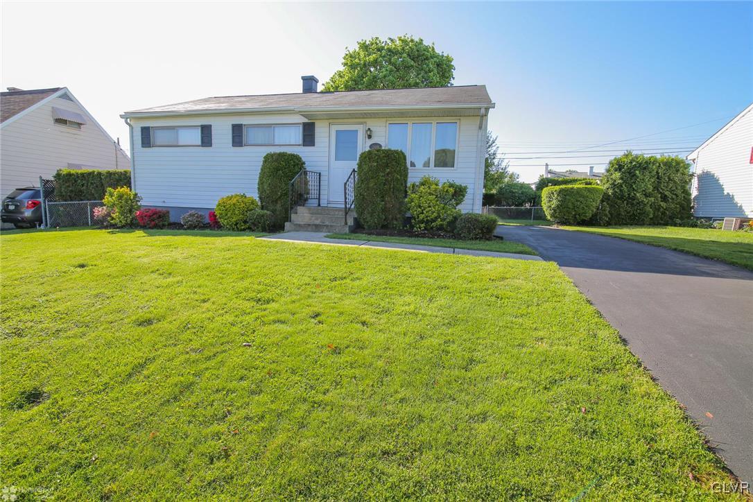 2109 Cypress Road Bethlehem, PA 18018 - Photo 3 of 26 Gallery Image 3