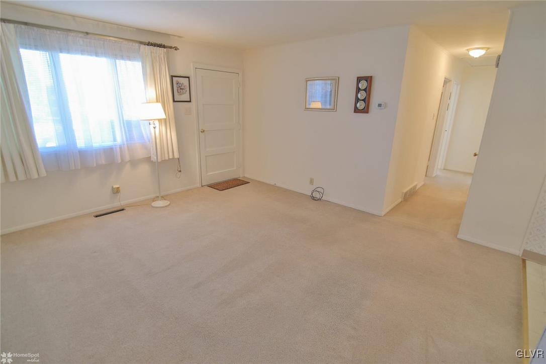 2109 Cypress Road Bethlehem, PA 18018 - Photo 6 of 26 Gallery Image 6